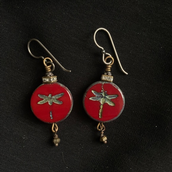 Red glass dragonfly earrings - Picture 3 of 3